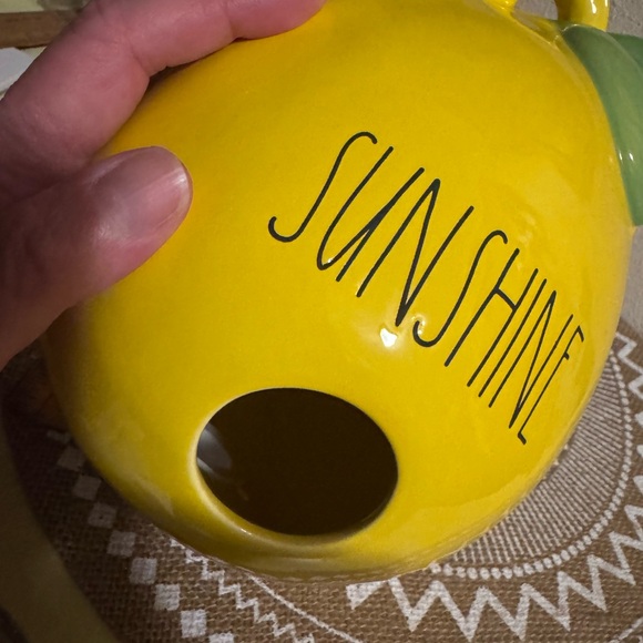 🆕 Rae Dunn ‘Sunshine’ Birdhouse artisan collection ceramic yellow by Magenta - Picture 3 of 5